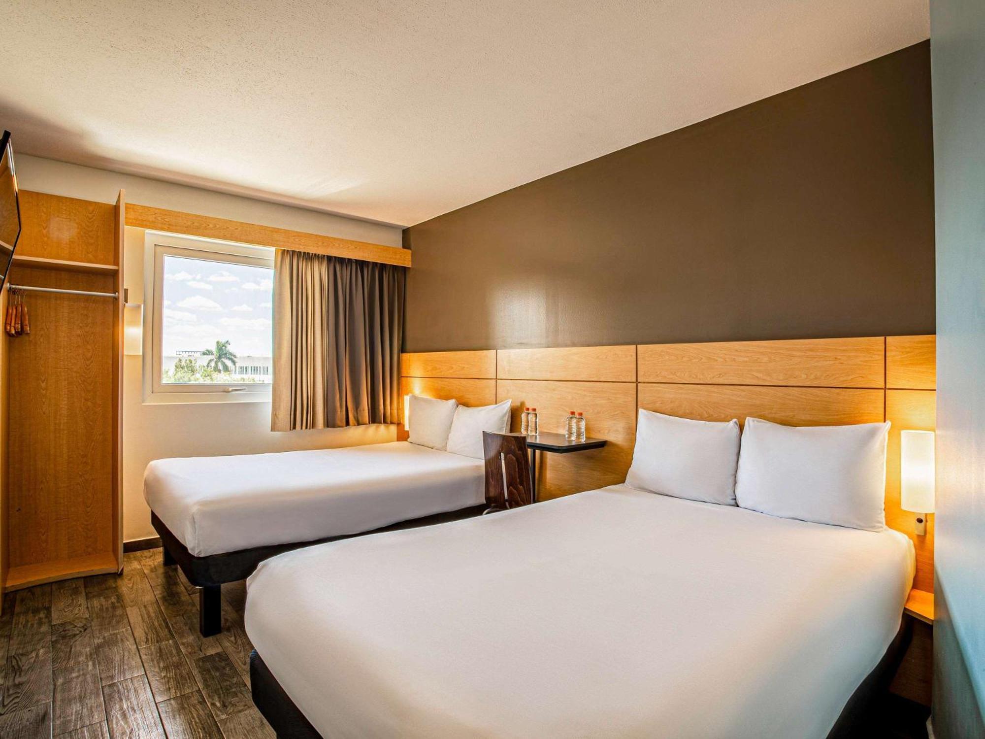 Ibis Мерида Экстерьер фото